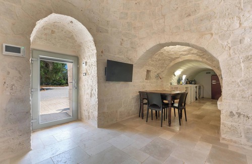 Latiano Villa | Experience 3565 A Piedi Scalzi nel Trullo in Puglia