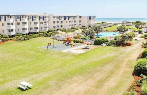 Morehead City Condo | A Place At The Beach III Escape to Comfort: Charming 2-Bedroom Condo