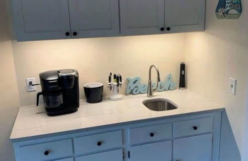 Morehead City Condo | A Place At The Beach III Escape to Comfort: Charming 2-Bedroom Condo