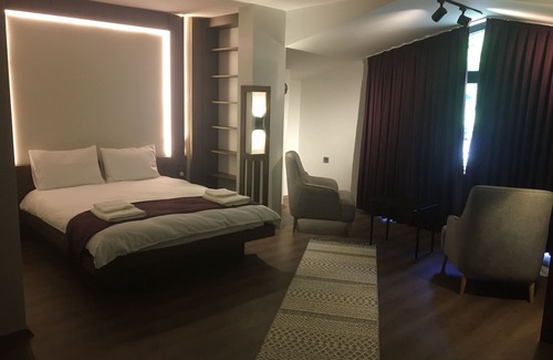 Ayder Apartment | Riverside Retreat with Scenic Arc-Bridge Views
