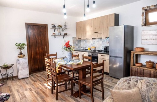 Landro Apartment | Relax at A Place in the Sun - Caltanissetta with Spa & Breakfast