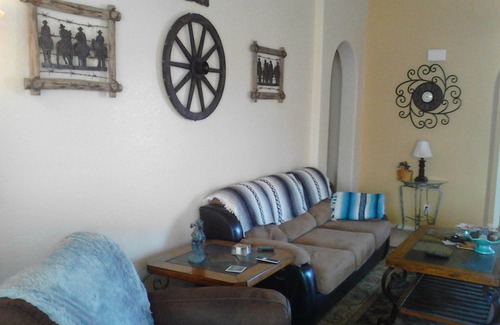 Rio Rancho House | Relaxing Retreat for Family and Friends with Spa Amenities
