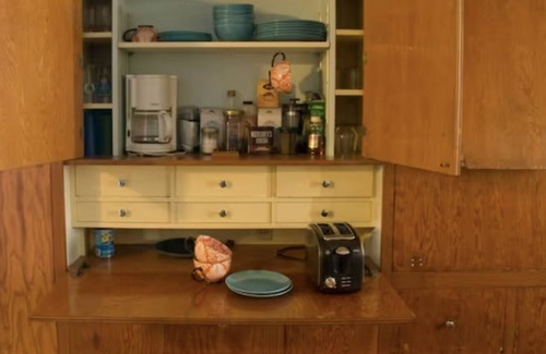 West Eugene House | Escape to a Cozy Retreat with Family-Friendly Amenities