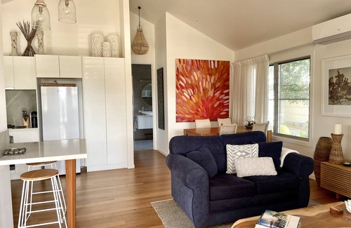 East Ballina Cottage | Rejuvenate and Unwind: Oceanfront Oasis with Spa & Pool