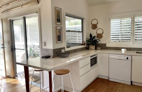 East Ballina Cottage | Rejuvenate and Unwind: Oceanfront Oasis with Spa & Pool