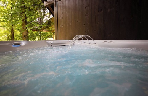 Gozd Martuljek House | Relax in a Hot Tub Surrounded by Beautiful Nature