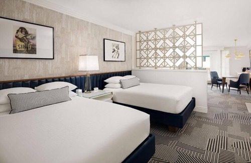Tri-West Hotel | Enjoy a Relaxing Stay with Pool & Pet-Friendly Amenities