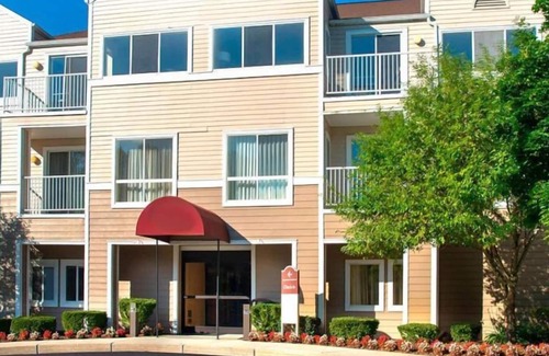 Westborough House | A Place You''ll Surely Enjoy! Free Parking, Pets Allowed, Onsite Swimming Pool