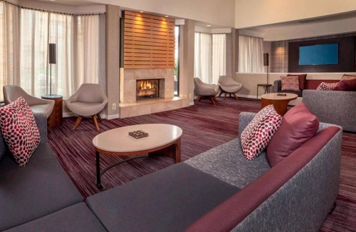 Newark Resort | Experience Comfort and Fun with Pet-Friendly Units & Pool