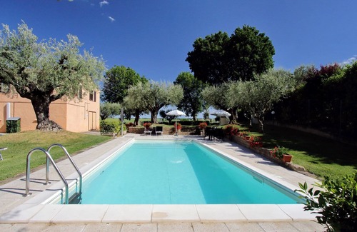 Colle San Valentino House | Discover Casa Gabriella: Pet-Friendly Retreat with Spa & Pool