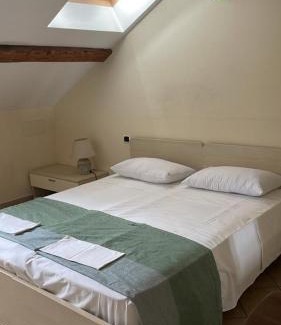 Novara Apartment | Conveniently Located Hotel Steps from the City Center
