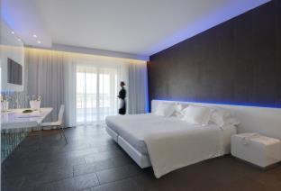 Porto Ercole Hotel | Elegant A Point Porto Ercole Resort & Spa with Ocean Views