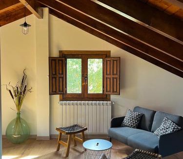 Rubia Ski Chalet | Pet-Friendly A Porteliña Casa Rural with 9.8 Guest Rating