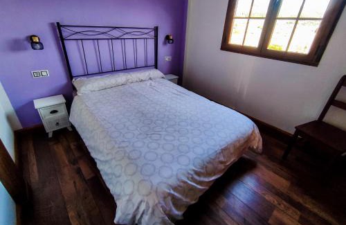 Rubia Ski Chalet | Pet-Friendly A Porteliña Casa Rural with 9.8 Guest Rating