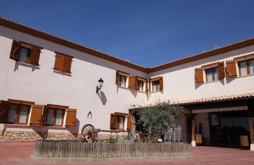 Tembleque Hotel | Budget-Friendly A Posada: Breakfast & Child Friendly Stay