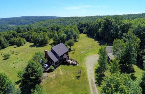 Jacksonville Cabin | Idyllic Vermont Retreat with Ocean Views & Hot Tub Access