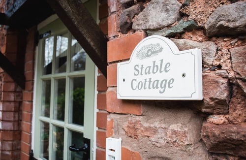 Allerford Cottage | Charming Detached Cottage with Ocean Views in Pack Horse Grounds