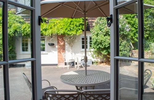 Allerford Cottage | Charming Detached Cottage with Ocean Views in Pack Horse Grounds