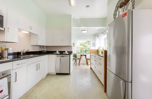 Napa House | Top-Rated Vintage Home Near Oxbow Public Market