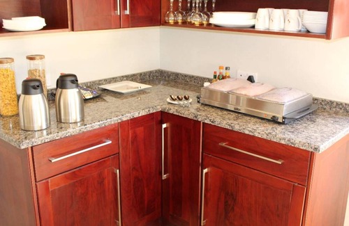 Harare Apartment | Idyllic B&B in Tranquil Belvedere, Harare with Pool & Breakfast