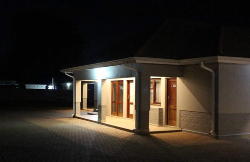 Harare Apartment | Idyllic B&B in Tranquil Belvedere, Harare with Pool & Breakfast
