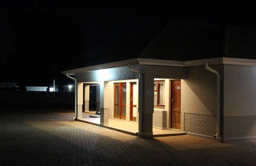 Harare Apartment | Cozy B&B Stay in Belvedere, Harare with Breakfast Included