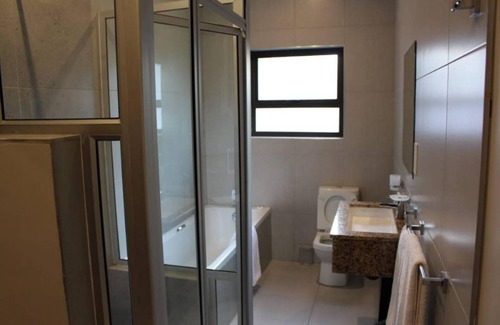 Harare Apartment | Cozy B&B Stay in Belvedere, Harare with Breakfast Included