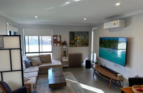 Austral House | Exclusive Ensuite Room with Ocean View & Spa Amenities