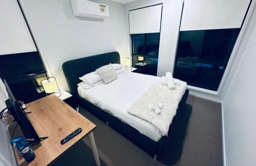 Austral House | Exclusive Ensuite Room with Ocean View & Spa Amenities