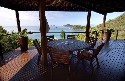 Bedarra Island House | Dreamy Private Island Getaway with Ocean View & Kitchen