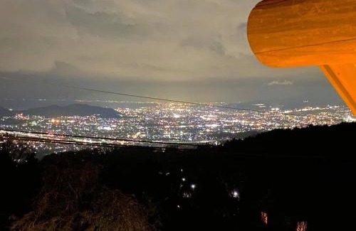 Oyama-cho House | Idyllic Log House with Mt Fuji View & Hot Tub - Thangtong