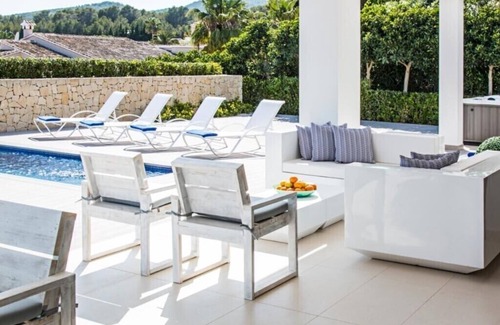 Urbanizacion La Mandarina House | Private Villa with Oceanfront Views and Relaxing Amenities