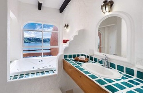Almacen Resort | Discover a Private Peninsula Retreat in Zihuatanejo Bay
