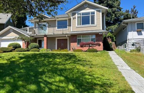 Port Moody Apartment | Cozy 2-Bedroom Suite in Port Moody – Family-Friendly Escape