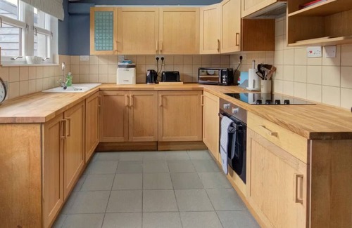 Golspie House | Quirky 1-Bedroom Cottage in Coastal Golspie Village
