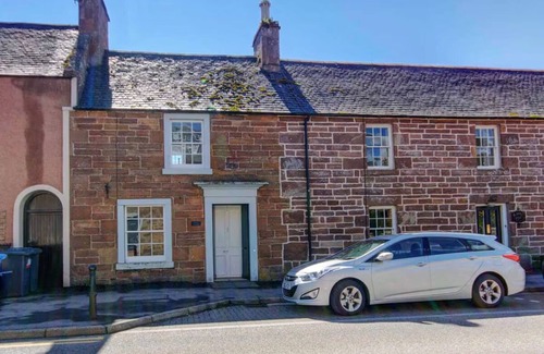 Golspie House | Quirky 1-Bedroom Cottage in Coastal Golspie Village