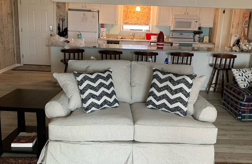 Silver Cay House | Cozy Beach House with Oceanfront Views in Dauphin Island