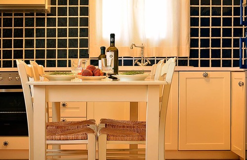 Vigla House | Idyllic Retreat Steps from Kouremenos Beach - Rated 10/10