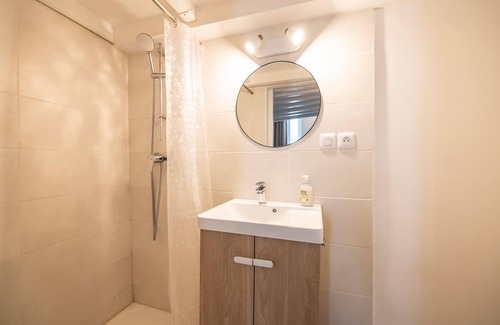 Saint - Michel Apartment | Serene Retreat in the Heart of Toulouse - Welkeys