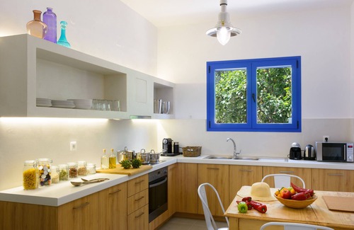 Ammoudara House | Tranquil Villa with Garden & Sea Views - Rated 10/10