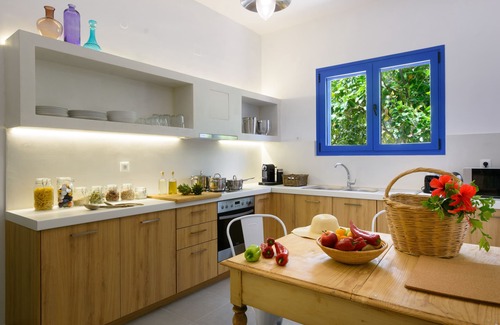 Ammoudara House | Tranquil Villa with Garden & Sea Views - Rated 10/10