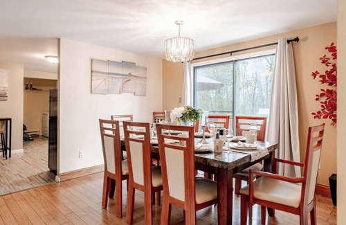 Cresco House | Relaxing Getaway Minutes from Top Attractions & Family Amenities