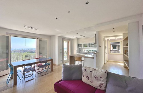Padenghe sul Garda Apartment | Serene Terrace with Breathtaking Lake Garda Views