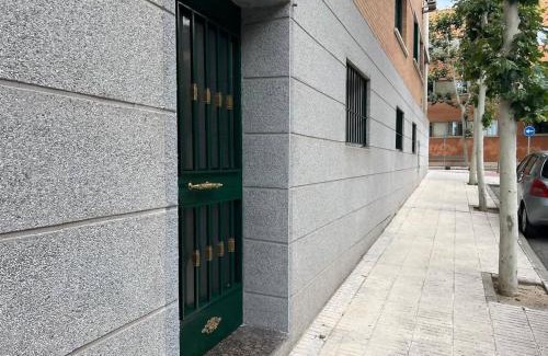 San Sebastian de los Reyes Apartment | Pet-Friendly A&R Santiago de Compostela for Family Stays