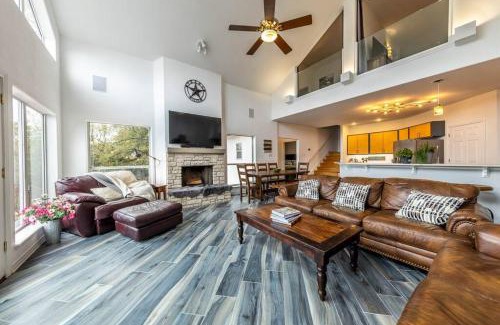 Marble Falls House | Discover the Bright Lake Home in Marble Falls - Pet Friendly!