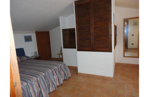 Lake Bracciano Bed & Breakfast | A relaxing holiday in the greenery of a large wooded garden.