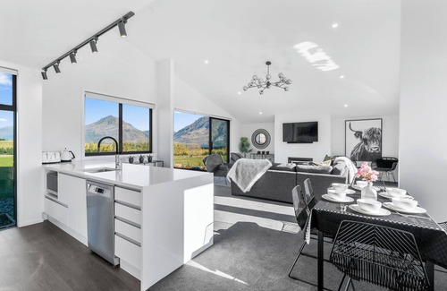Jacks Point House | Unforgettable Experience at Jack's Point Holiday Home