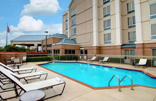Roanoke House | A Restful Stay w/ Two Queen Beds! Pets Allowed