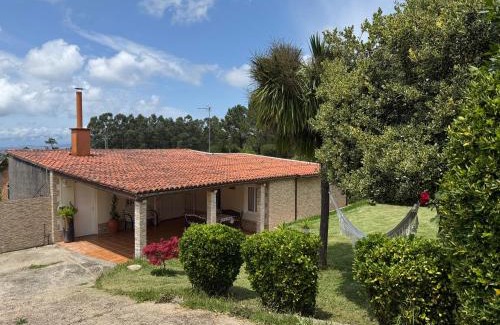 Vilagarcia de Arousa House | Discover A Retorta: Oceanfront Oasis with Pool & Pet Friendly