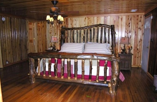 Ellijay Cabin | Experience Tranquility at "A River Runs Through It"